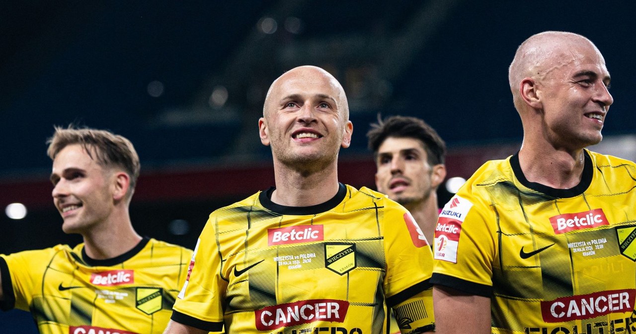 Wieczysta zbroi się na Ekstraklasę. Media: biorą zawodnika Widzewa
