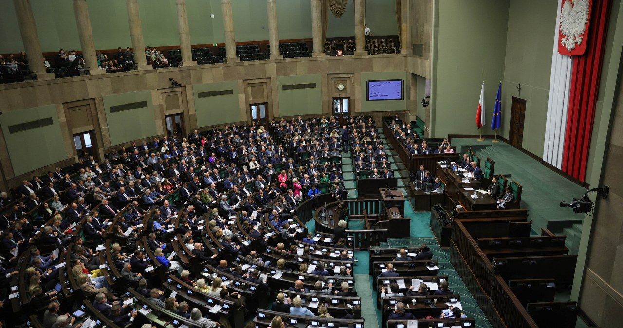 Sygnał dla rządu Tuska. Sondaż: Opozycja może uzyskać większość w Sejmie