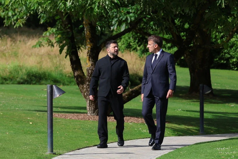 Mikrofony podsłuchały, o czym rozmawiali Zełenski z Macronem na G7