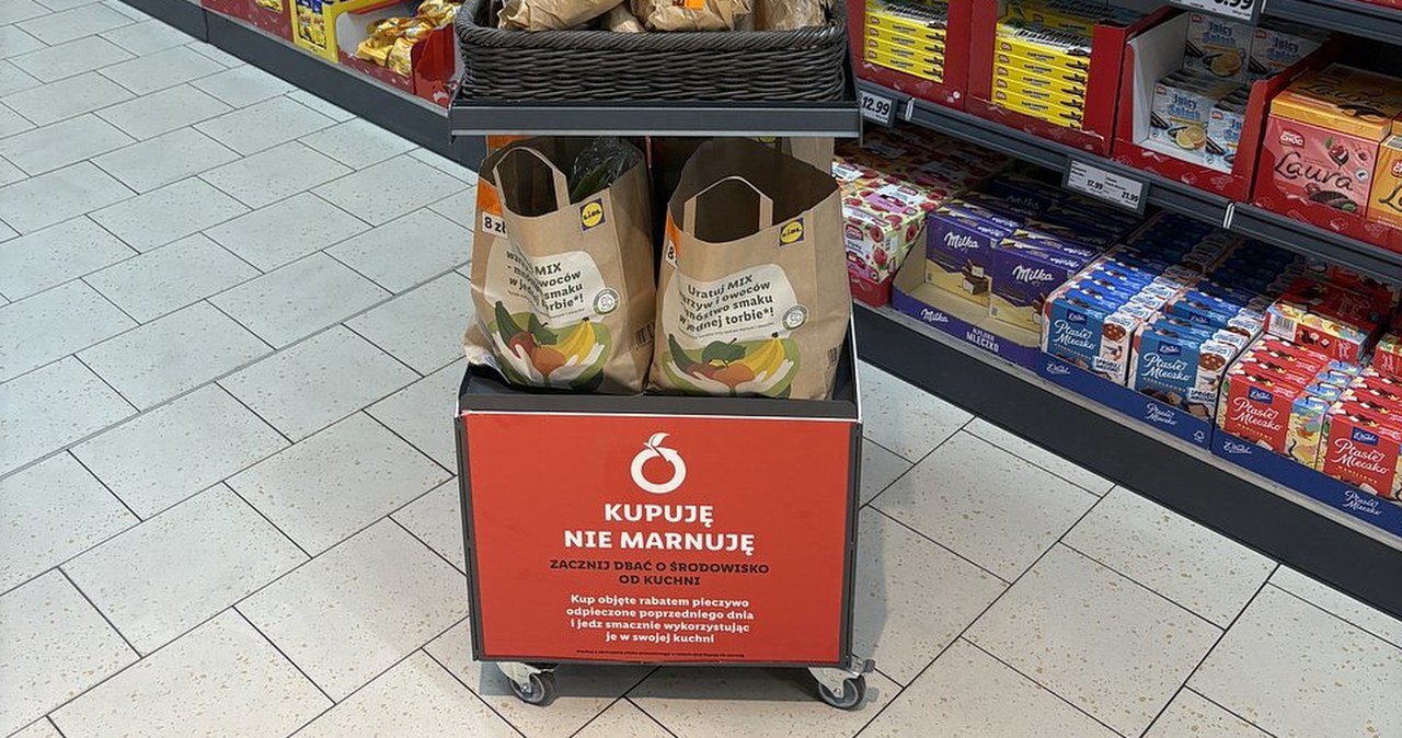 Lidl wprowadza nowe, tajemnicze torby. Nawet 3 kg produktów za jedyne 8 zł Lidl wprowadza nowe, tajemnicze torby. Nawet 3 kg produktów za jedyne 8 zł