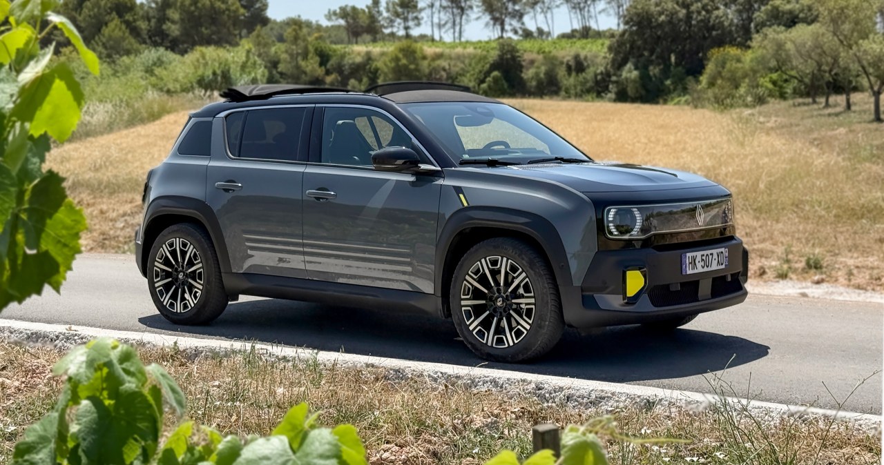 Jeździłem Renault 4 E-Tech Plein Sud. Jeden element zmienia wszystko