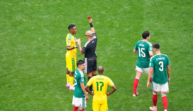 Na czerwonej kartce się nie skończyło. Surowa kara dla piłkarza na mundialu