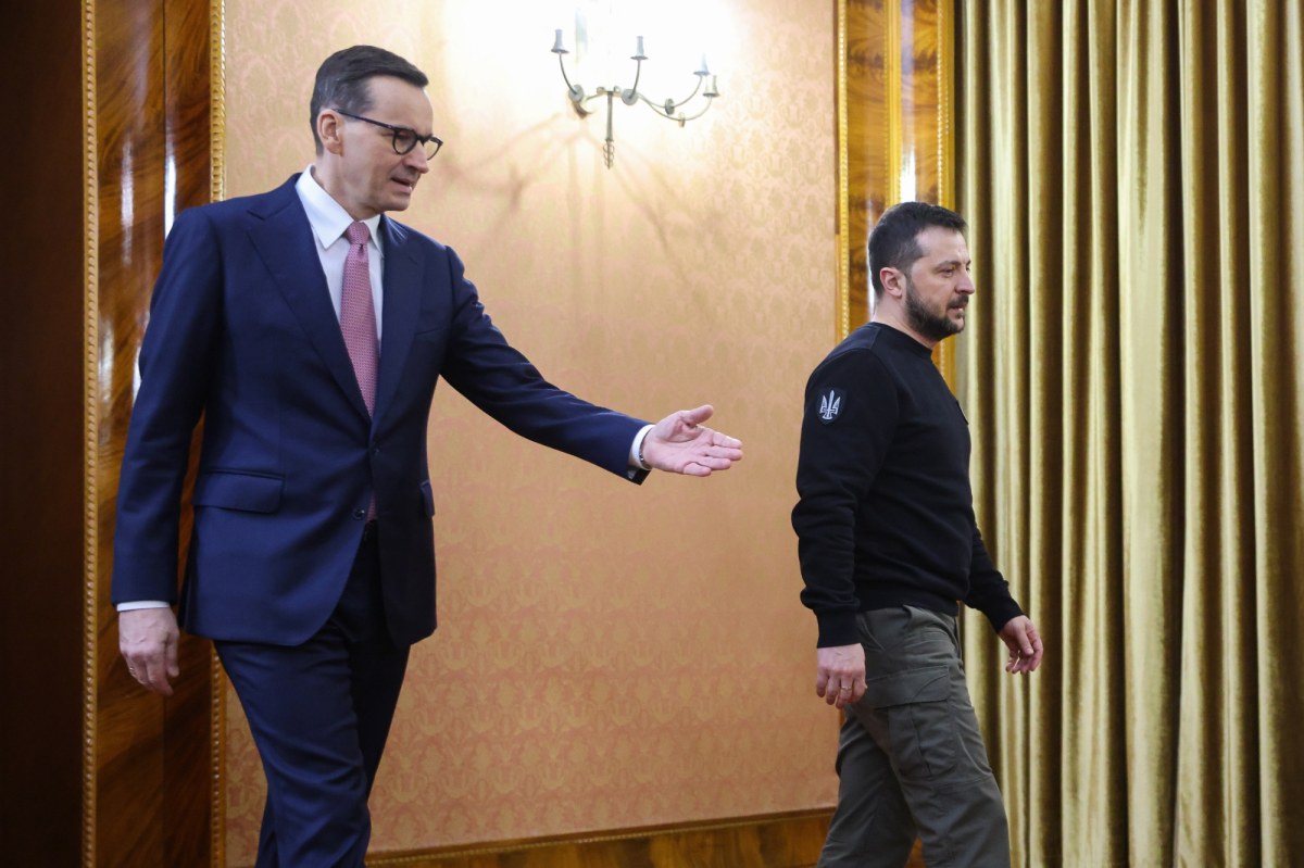 "Wsadzili nam palec w oko". Morawiecki ostro o relacjach polsko-ukraińskich