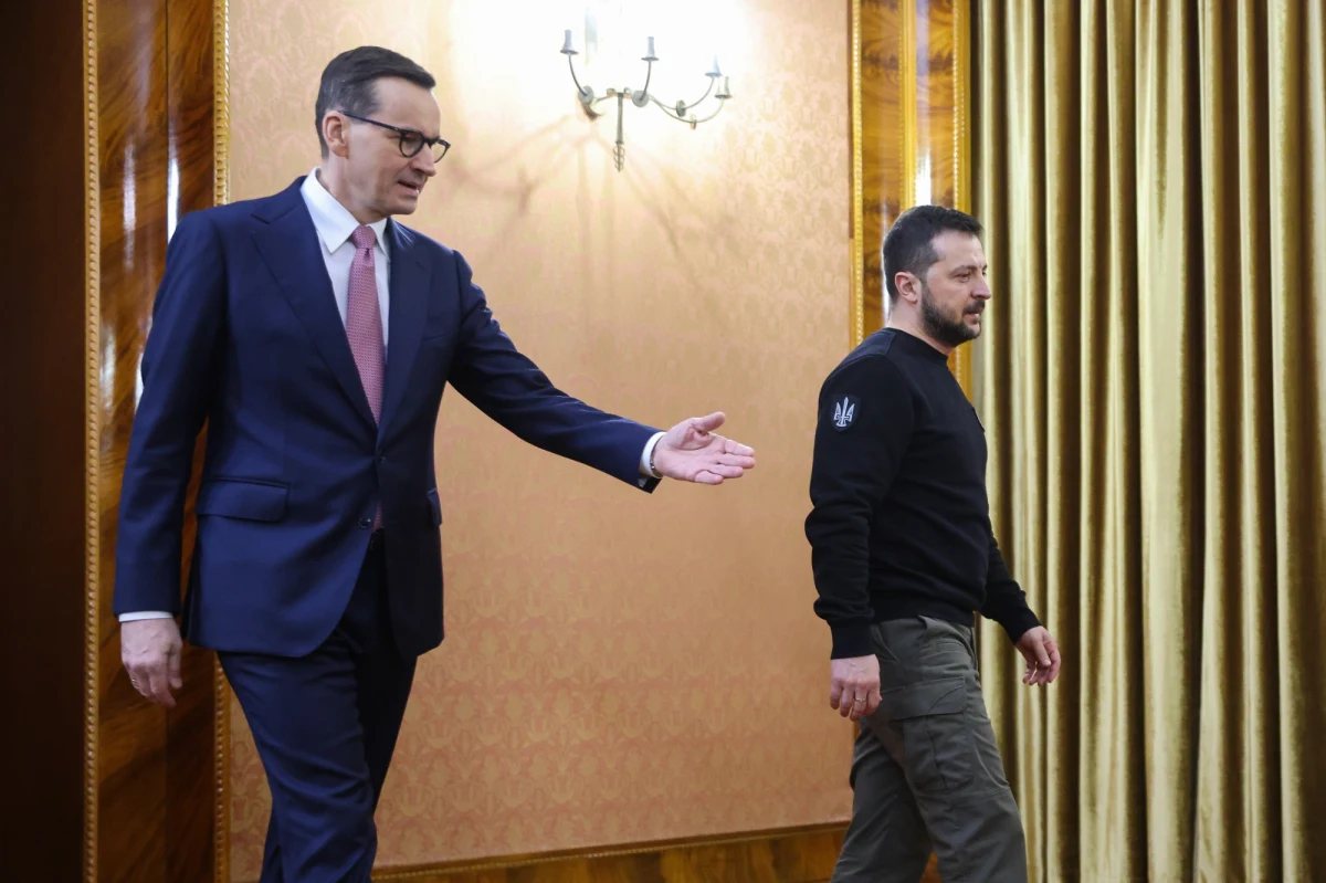"Szanuję naszych sąsiadów, także tych, którzy są wobec nas skrajnie wrodzy. Tymczasem poprzez nazwę jednostki wojskowej imieniem 'bohaterów UPA' Ukraińcy wsadzili nam palec w oko. Nie można udawać, że się nic nie dzieje" - mówił w Porannej rozmowie w RMF FM były premier Mateusz Morawiecki. Zadeklarował jednocześnie, że nie zrzeknie się ukraińskiego Orderu Jarosława Mądrego, który otrzymał. 