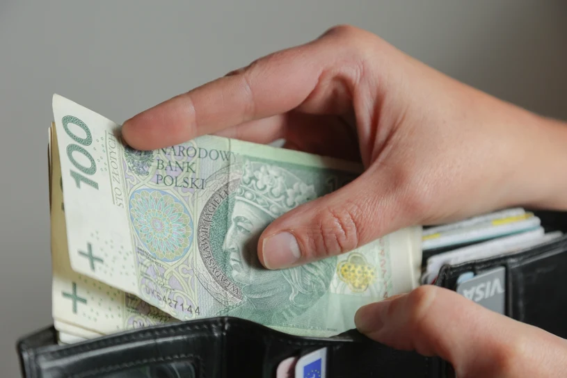 Dodatkowe 400 zł na urlopie wychowawczym. Ale trzeba spełnić warunki