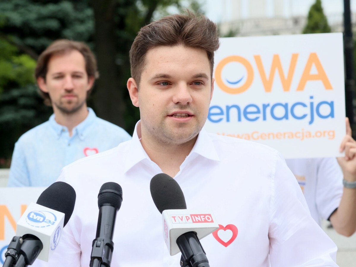 Politycy KO specjalnie traktowani w szpitalu? Bohater afery złożył mandat radnego