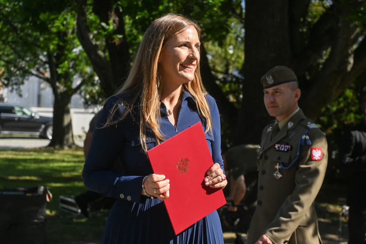 Magdalena Sobkowiak-Czarnecka została powołana na stanowisko wiceminister obrony narodowej. Wcześniej była pełnomocniczką rządu ds. programu SAFE. 