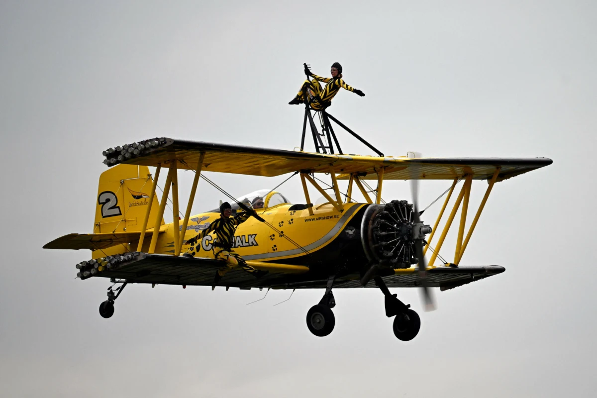 Groźny incydent podczas przygotowań do pokazu Antidotum Airshow w wielkopolskim Lesznie. Jeden z samolotów miał tam wylądować bez wysuniętego podwozia. Jak informuje reporter RMF FM Beniamin Kubiak-Piłat, pilot doznał niegroźnych obrażeń - jego stan jest dobry.