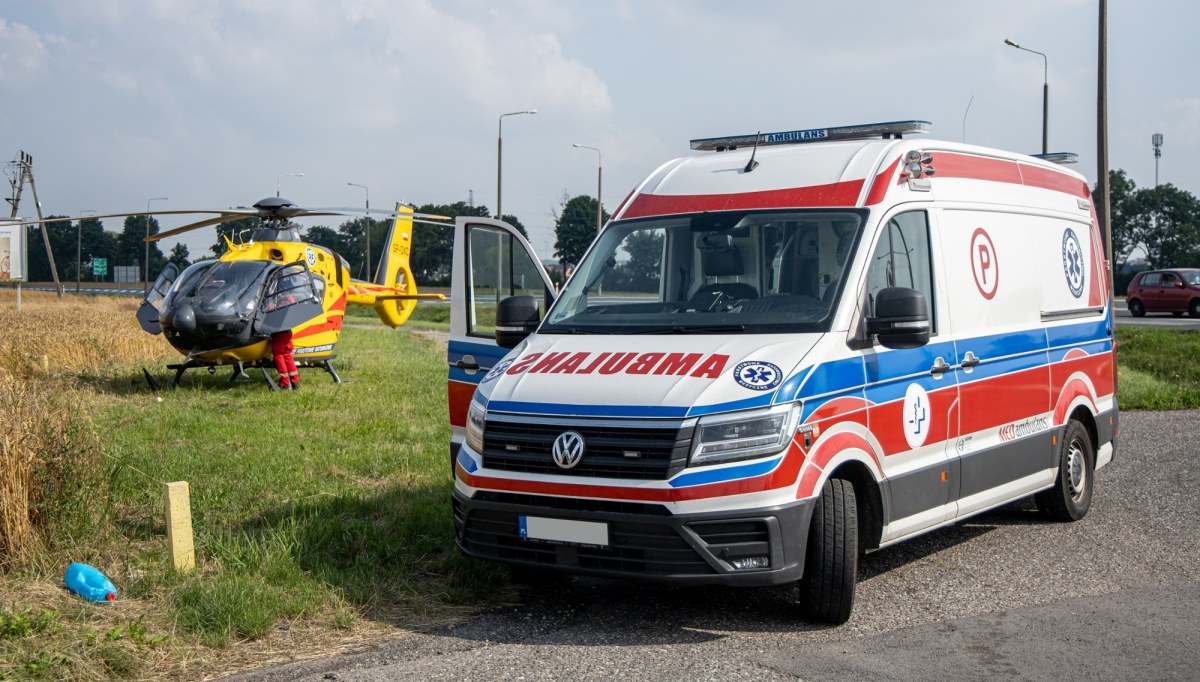 Groźny wypadek na S8. Kobieta wysiadła z auta, potrąciło ją Iveco