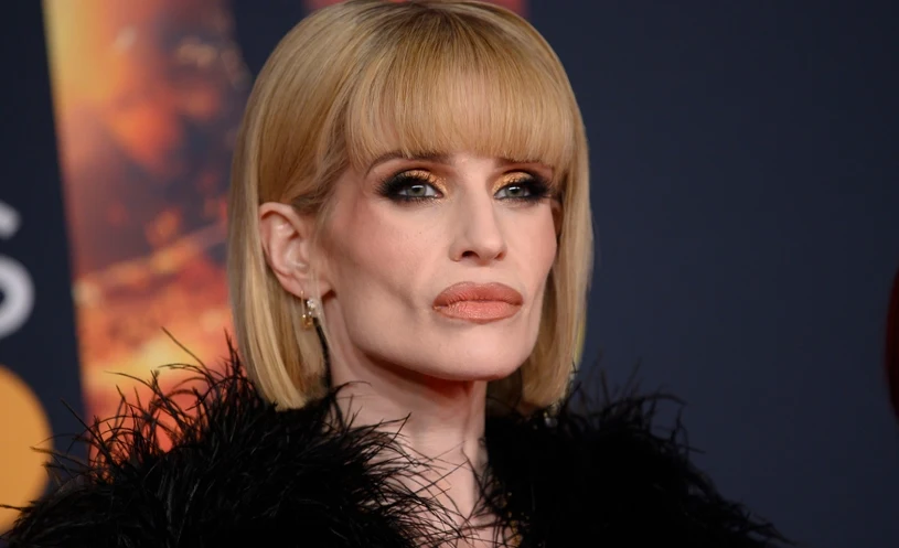 Kelly Osbourne promienieje. Jej stylizacja przyciągała spojrzenia