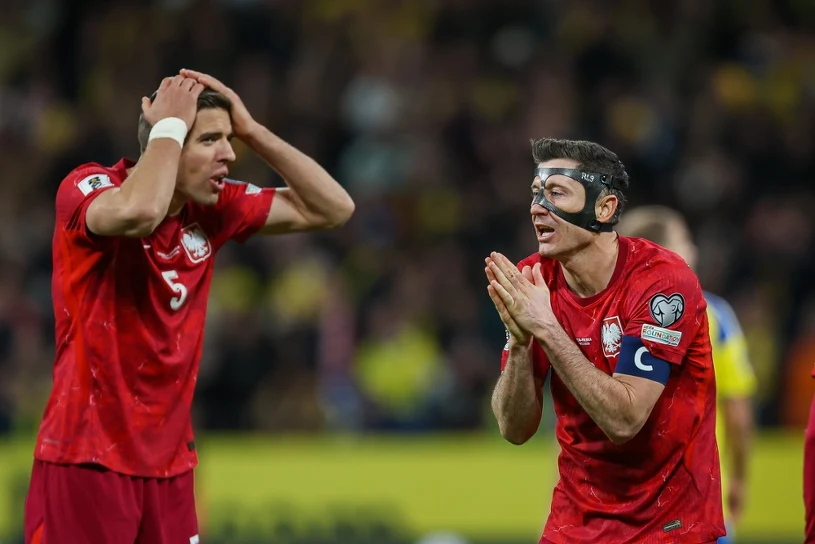 Małe tsunami, polski futbol ma problem. "Mundial, który nie istnieje"