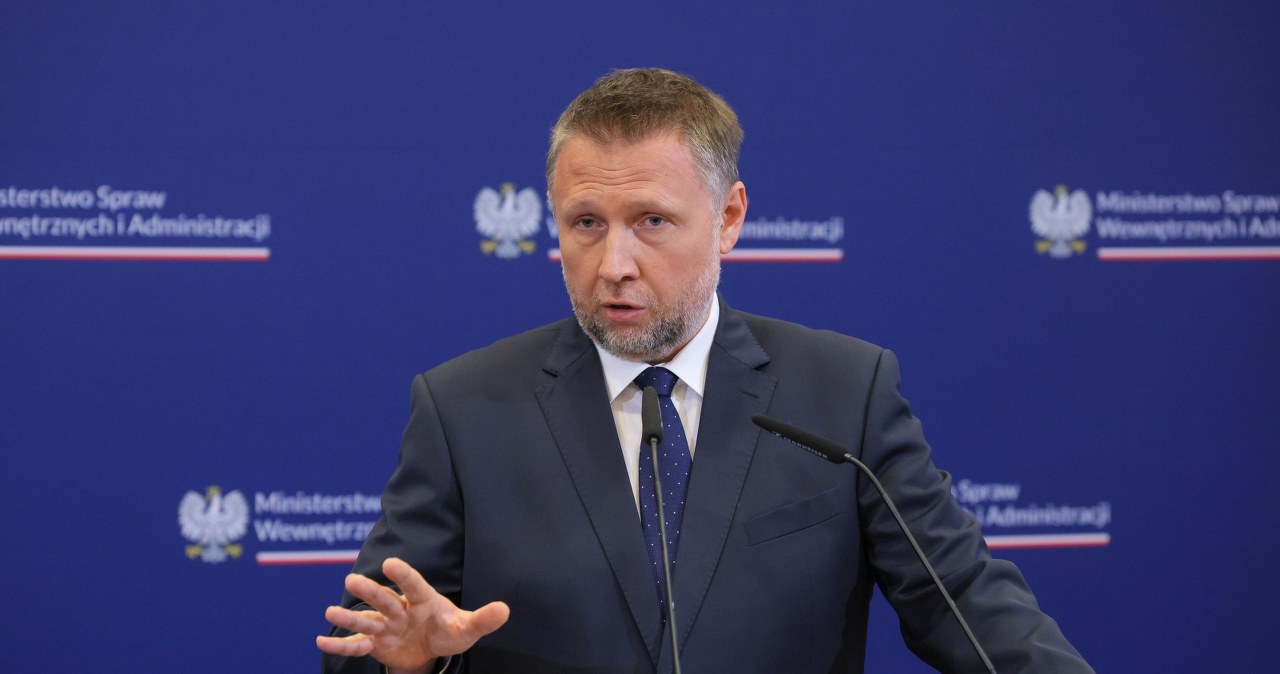 "Zdecydowana reakcja państwa". Szef MSWiA o serii przeszukań w kraju