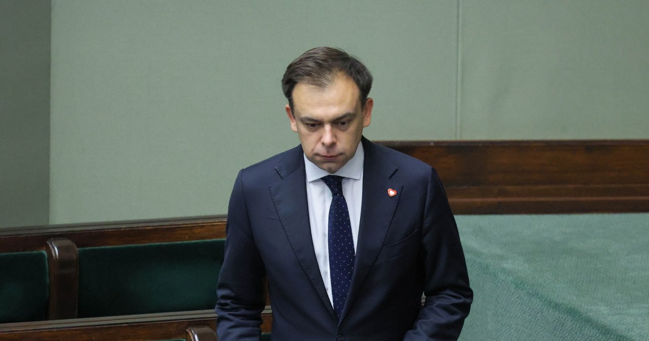 Afera w Warszawie. Minister finansów odpiera oskarżenia: Nie pozwolę