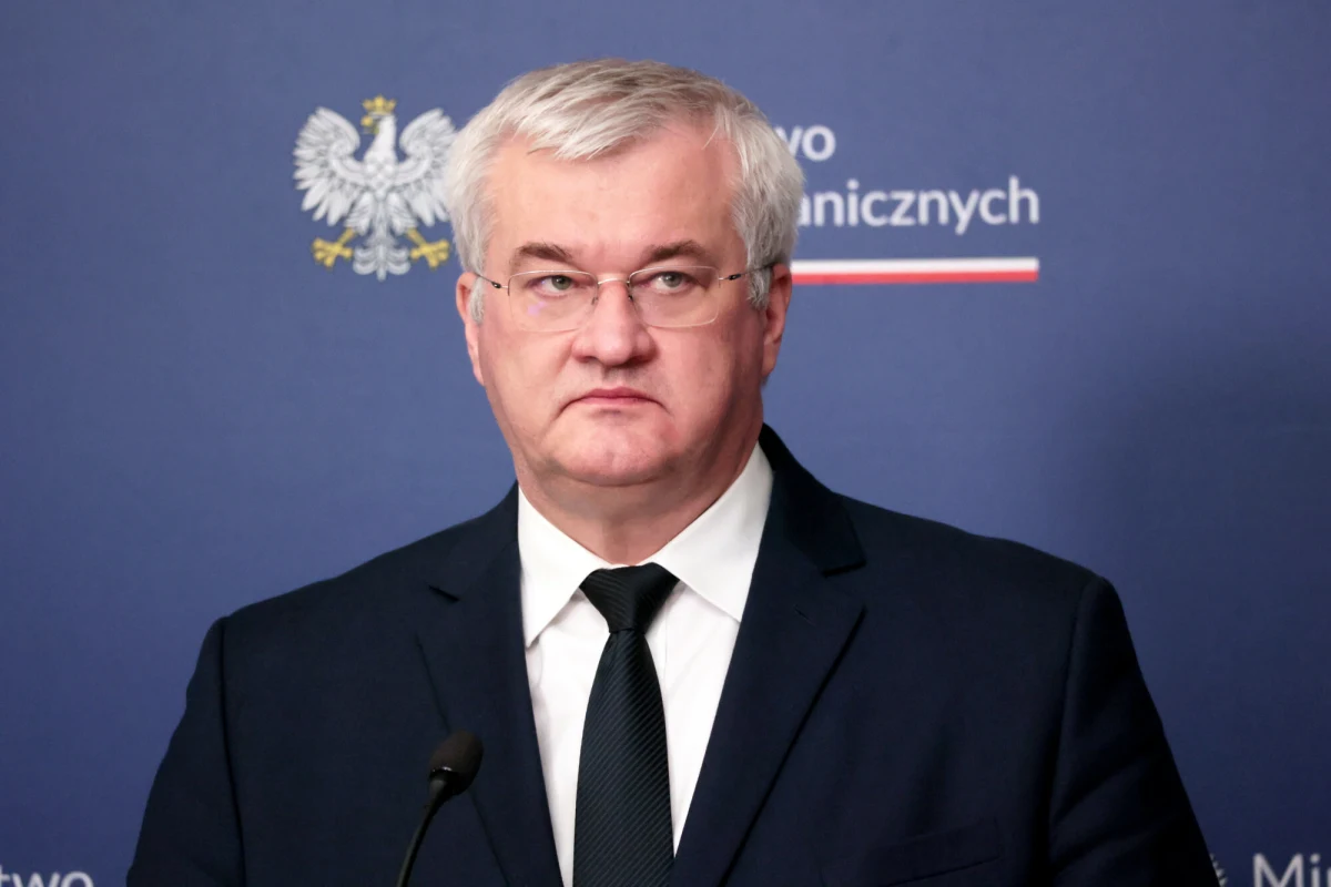 "Nawrocki stał się burzycielem tych pozytywnych osiągnięć, które udało nam się wypracować w ostatnim czasie. Nie bez powodu otrzymuje oklaski z Moskwy" – tak szef ukraińskiego MSZ Andrij Sybiha wypowiedział się po decyzji prezydenta RP Karola Nawrockiego o odebraniu Wołodymyrowi Zełenskiemu Orderu Orła Białego.