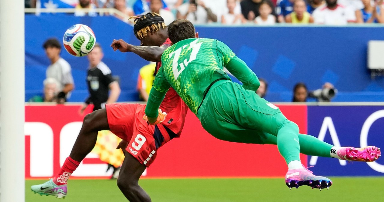 Jak to było możliwe? Kuriozalny gol na mundialu. Kompromitacja bramkarza