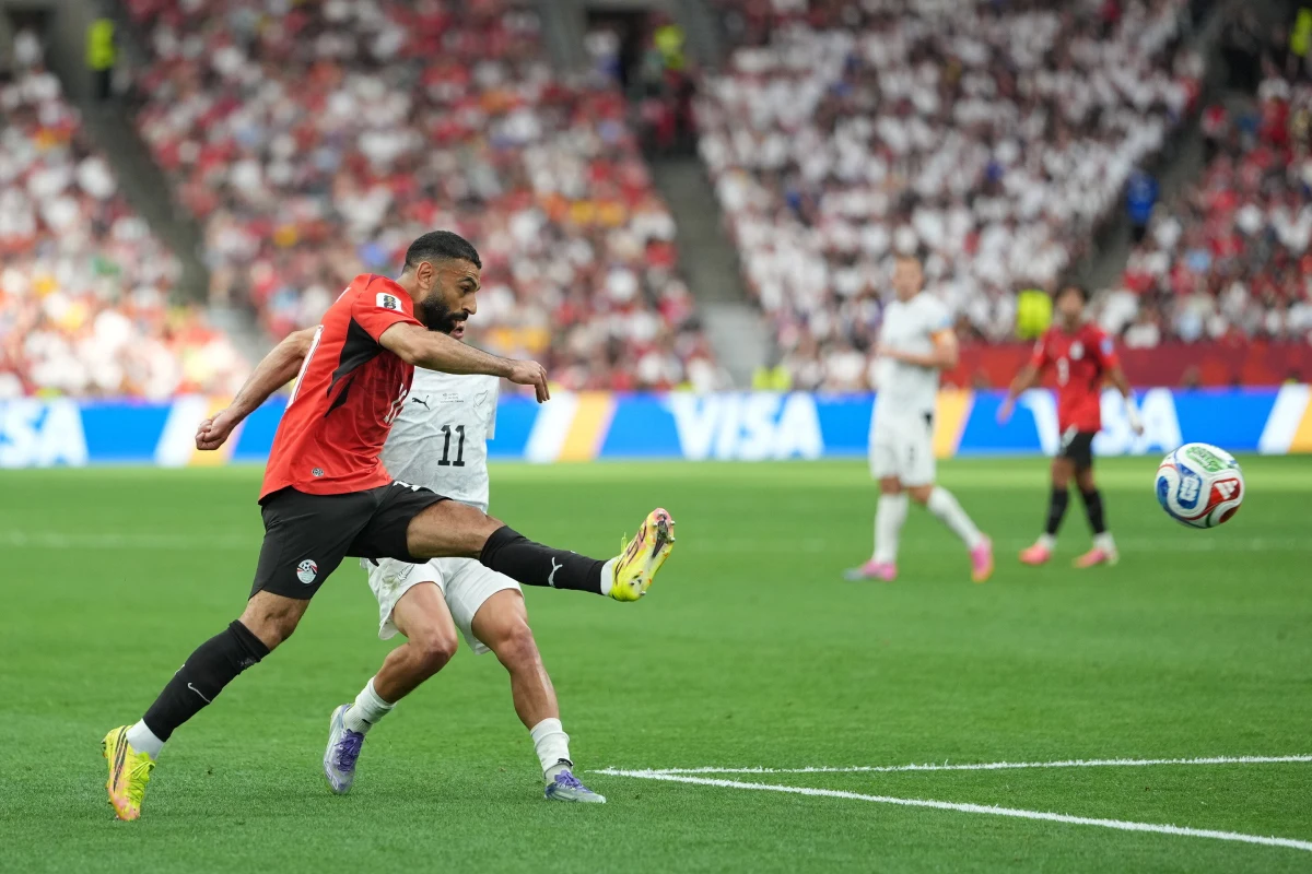 W meczu grupy G piłkarskich mistrzostw świata rozegranym w Vancouver Egipt pokonał Nową Zelandię 3:1, choć do przerwy przegrywał 0:1. To pierwsze zwycięstwo „Faraonów” w historii ich występów na mundialu. Wcześniej w tej samej grupie Belgia zremisowała bezbramkowo z Iranem.