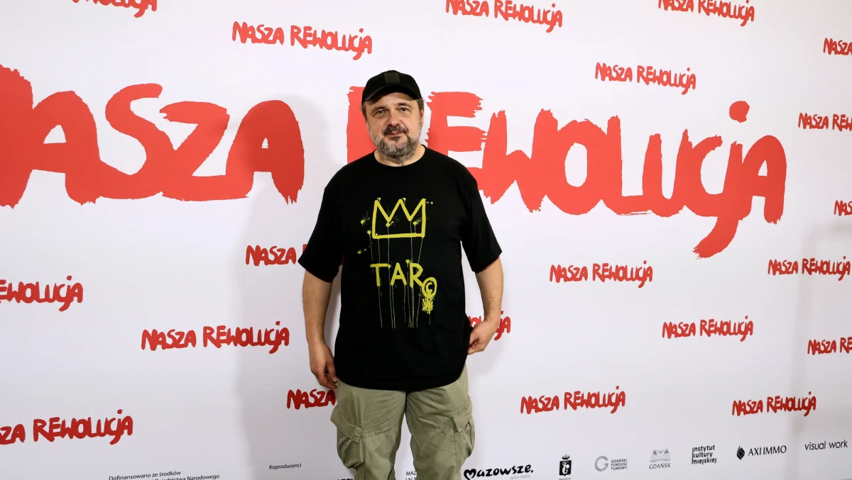 "Nasza rewolucja" to film fabularny inspirowany historią Grażyny i Jacka Kuroniów. Byli pierwszą parą warszawskiej opozycji. Film opowie o ich czułej relacji i o wierze w to, że razem można zmieniać świat. Głównych bohaterów grają Magdalena Popławska i Arkadiusz Jakubik. Gajka i Jacek "byli jak Romeo i Julia przełomu lat 70. i 80." - mówi RMF FM aktor. 