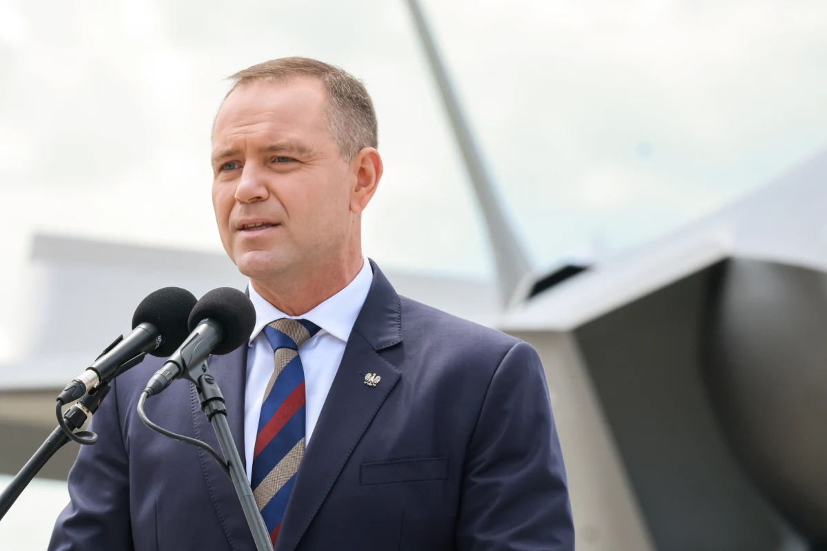"Prezydent Karol Nawrocki nie otrzymał zaproszenia na Konferencję na rzecz Odbudowy Ukrainy, która w tym tygodniu odbędzie się w Gdańsku. Prezydent nie został zaproszony, więc nie wybiera się na imprezę" - oświadczył w poniedziałek prezydencki minister Marcin Przydacz.
