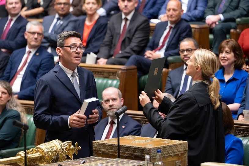 Andy Burnham oficjalnie członkiem Izby Gmin. "Jest już nie do zatrzymania"