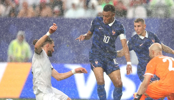 135 minut przerwy, burza i chaos na mundialu. Kibice byli wściekli