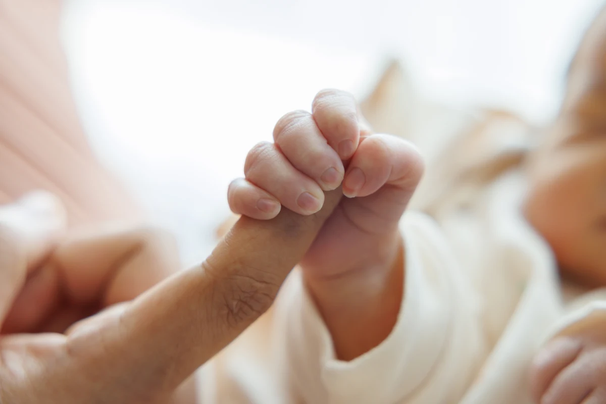 ​Po raz pierwszy w Holandii lekarz zakończył życie nieuleczalnie chorego małego dziecka. Zgłoszenie w tej sprawie trafiło pod koniec ubiegłego roku do specjalnej komisji oceniającej takie przypadki - podał w poniedziałek holenderski nadawca publiczny NOS.
