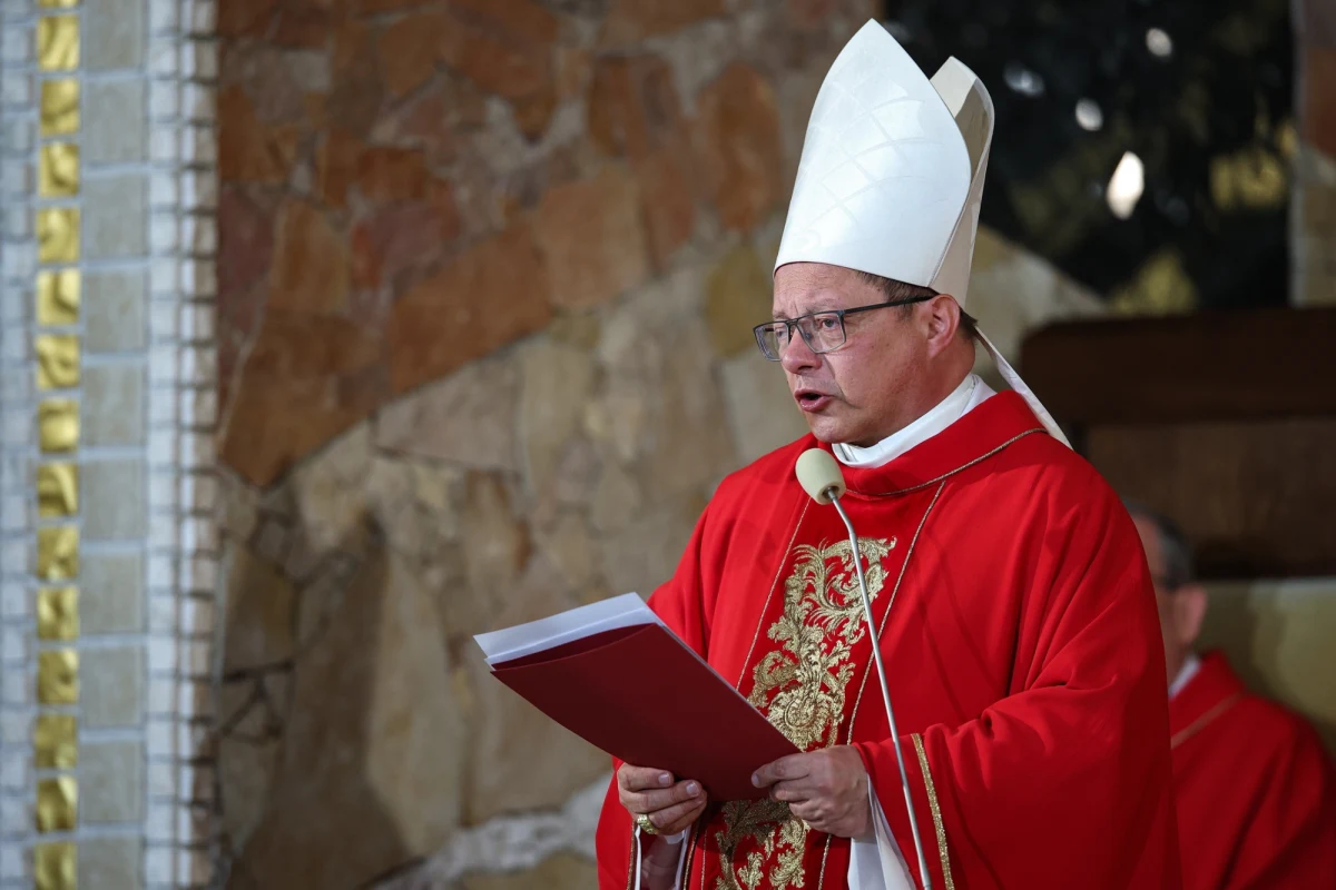 W piątek rozpocznie się w Watykanie nadzwyczajny konsystorz, czyli zgromadzenie kardynałów, zwołane przez papieża Leona XIV. Pierwszą sesję otworzy metropolita krakowski kardynał Grzegorz Ryś.