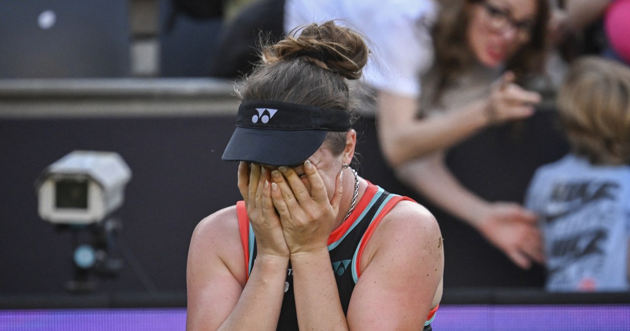 61 minut i koniec. Mistrzyni WTA Berlin za burtą. To ćwiartka Świątek