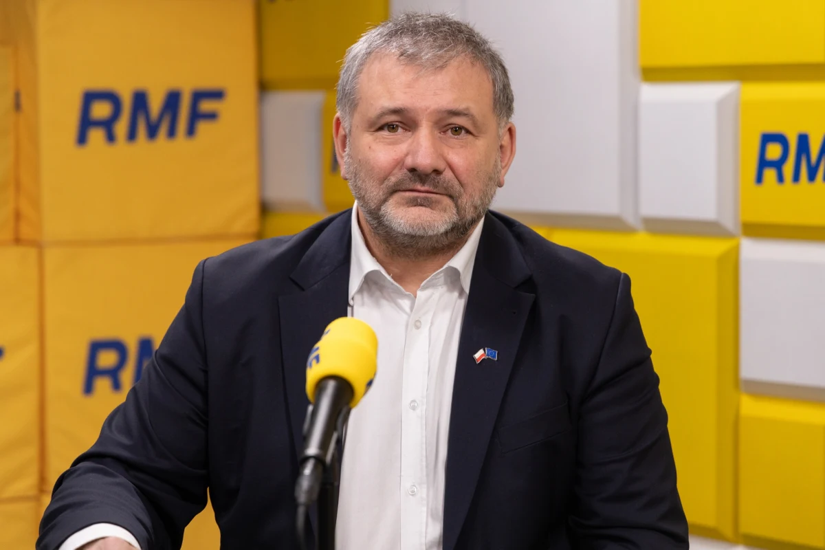 W marcu prokurator generalny wydał wytyczne dla prokuratury w sprawie kierowców łamiących sądowe zakazy prowadzenia pojazdów.  Choć ich liczba spadła w tym roku o 16 proc., to jednak policja zatrzymuje codziennie 40 kierowców z zakazami. Jakie zmiany zamierza wprowadzić minister sprawiedliwości, by nie dopuszczać do takich sytuacji? Czy kary zostaną zaostrzone? Czy kierowcy łamiący zakaz będą trafiać do więzienia? Gościem Porannej rozmowy w RMF FM będzie Waldemar Żurek, minister sprawiedliwości i prokurator generalny.