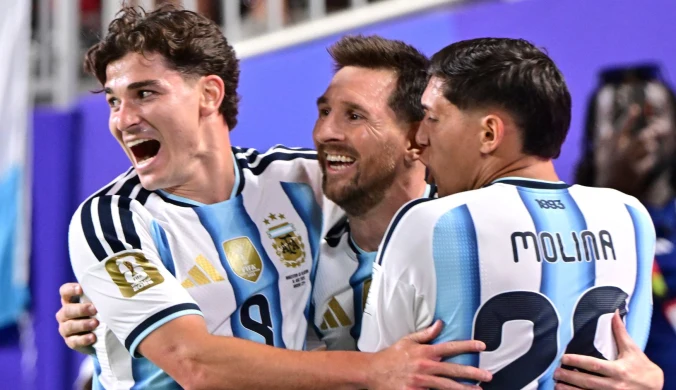 Popis Messiego i transfer do Barcelony. Gorąco wokół Argentyny