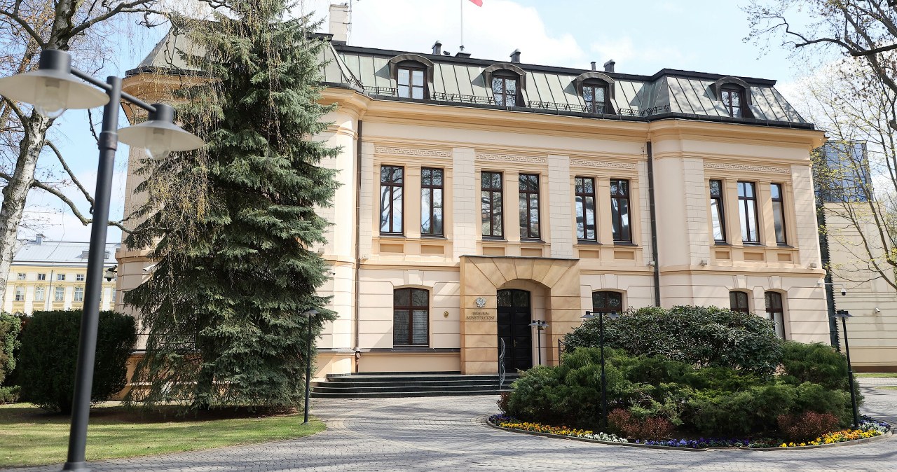 Iskrzy między TK a KRS. Jest apel, w odpowiedzi zabezpieczenie