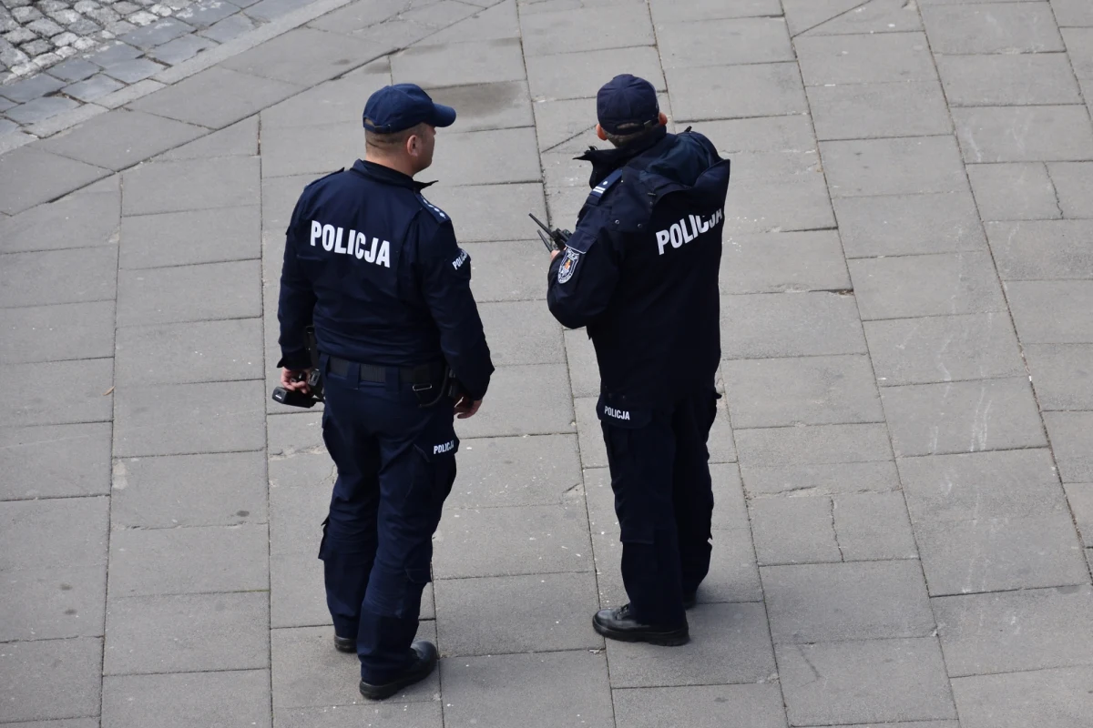 Do groźnego incydentu doszło na komendzie policji w Iławie w woj. warmińsko-mazurskim. Według nieoficjalnych ustaleń reportera RMF FM Piotra Bułakowskiego, w czasie próby otwarcia paczki mógł zostać rozpylony gaz pieprzowy. Budynek ewakuowano.