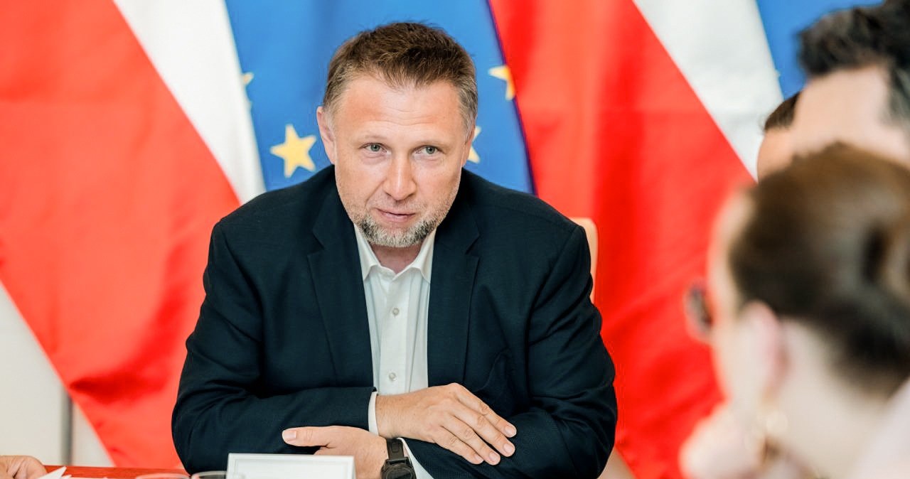 Fala upałów nad Polską. Pilna narada w MSWiA, służby w stanie gotowości Fala upałów nad Polską. Pilna narada w MSWiA, służby w stanie gotowości