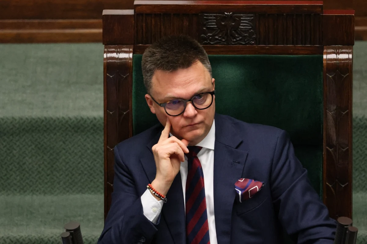 Były marszałek Sejmu Szymon Hołownia złożył rezygnację z funkcji wiceprzewodniczącego partii Polska 2050 - informuje TVN24. Stacja ustaliła, że polityk w ostatnim czasie założył w mediach społecznoościowych grupę o nazwie "Umiarkowani". 