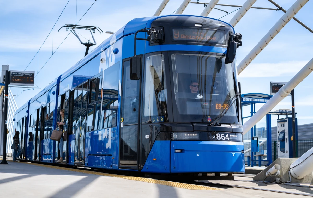 Miasto Kraków informuje o zaplanowanych na najbliższe miesiące naprawach torowisk na kilku odcinkach sieci tramwajowej. Nowoczesny tabor wymaga lepszej jakości infrastruktury - podkreślono w komunikacie.