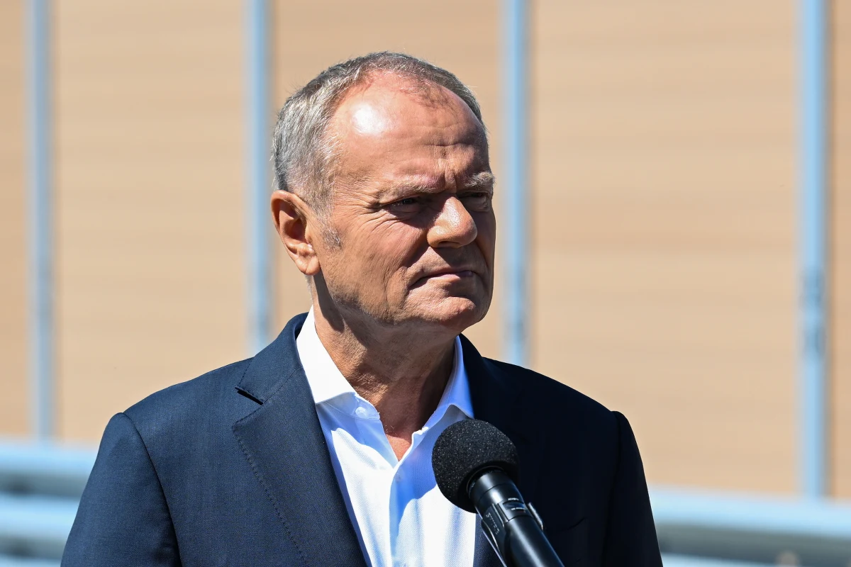 Premier Donald Tusk zabierał głos w sprawie szokujących doniesień dotyczących Szpitala Południowego. Po ujawnieniu przez byłego pracownika placówki informacji o możliwych błędach medycznych, które miały prowadzić nawet do śmierci pacjentów, szef rządu zapowiada dokładne wyjaśnienie każdej kwestii. "Niezależnie od tego, czy się komuś to opłaca czy nie, będziemy wyjaśniali każdy element tej sprawy" – zapewnił premier.