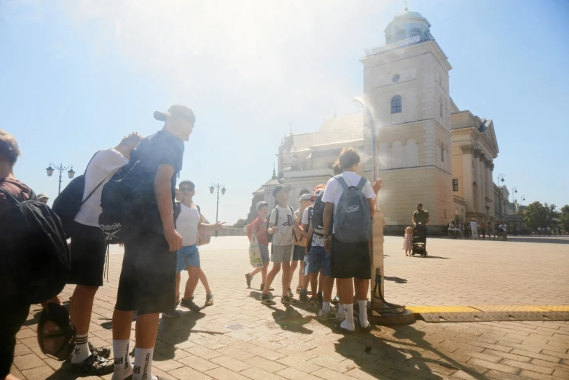 IMGW: ostrzeżenia 2. stopnia przed upałem w 10 województwach Polski