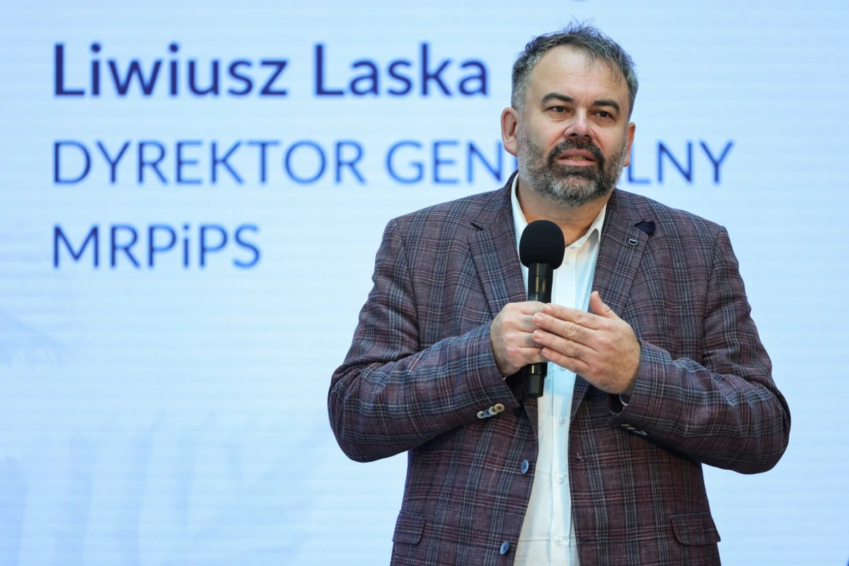 Rada nadzorcza pozytywnie zaopiniowała kandydaturę Liwiusza Laski na stanowisko prezesa ZUS - poinformował w środę Zakład Ubezpieczeń Społecznych. Laska to dotychczasowy przewodniczący Rady Nadzorczej ZUS oraz dyrektor generalny MRPiPS. Wczoraj odwołano z funkcji dotychczasowego prezesa Zbigniewa Derdziuka.