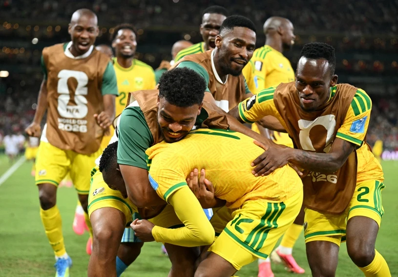 South Africa Reach World Cup Knockouts for First Time; Mexico Bid Farewell to a Legend