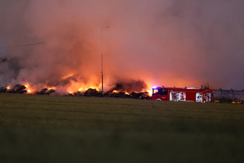 Pożar składowiska PreZero w Chorzowie opanowany, dogaszanie potrwa wiele godzin