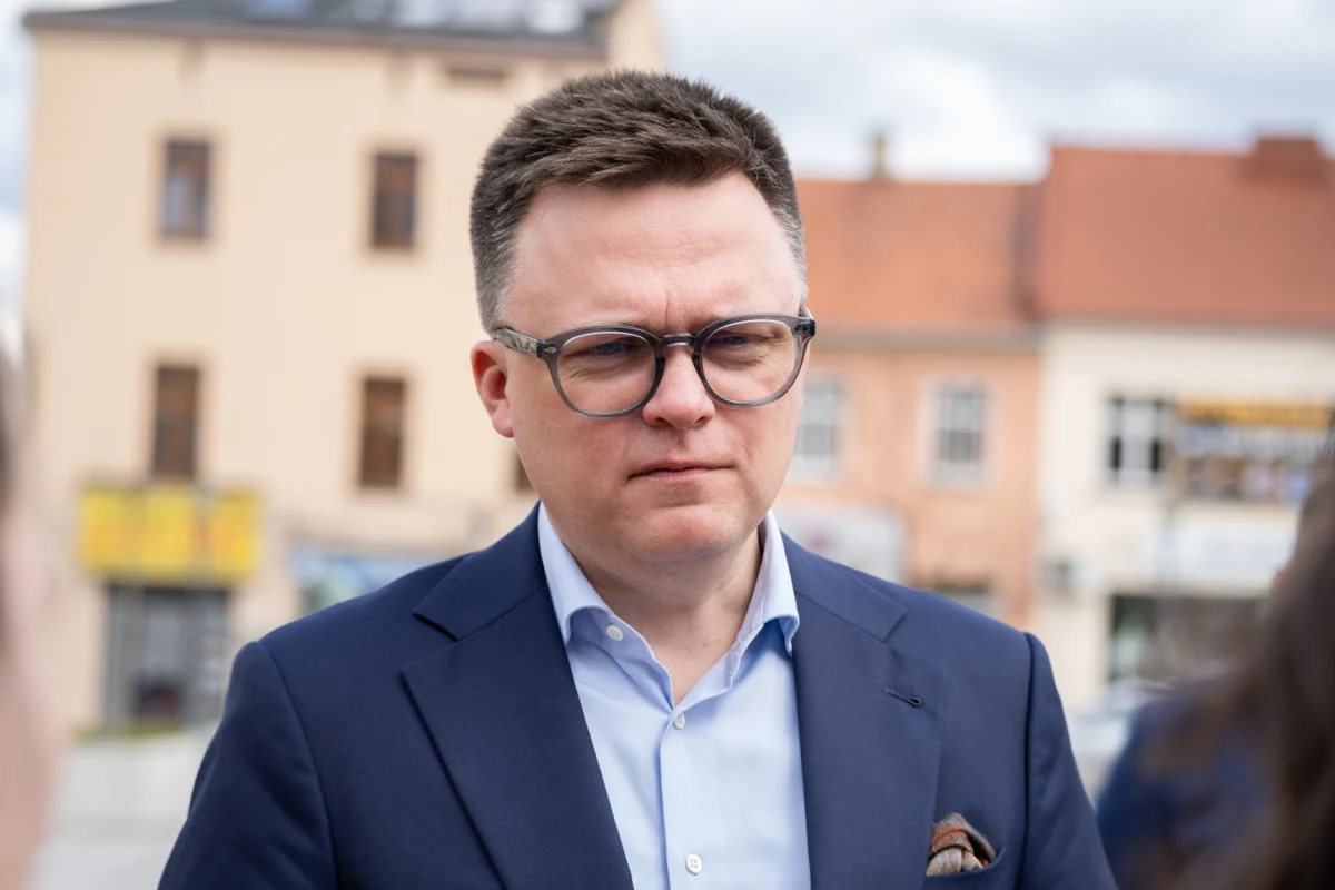 Szymon Hołownia chciałby zostać szefem klubu parlamentarnego Polski 2050 - dowiedział się dziennikarz RMF FM Kacper Wróblewski. Niewykluczone, że wicemarszałek Sejmu stanąłby na czele klubu, gdyby dotychczasowy jego przewodniczący Paweł Śliz oficjalnie wystartował w kampanii wyborczej na prezydenta Krakowa. "Jeżeli taka będzie wola kolegów i koleżanek, to tak się stanie" - mówił na antenie Radia RMF24 wicemarszałek Senatu Maciej Żywno z Polski 2050.