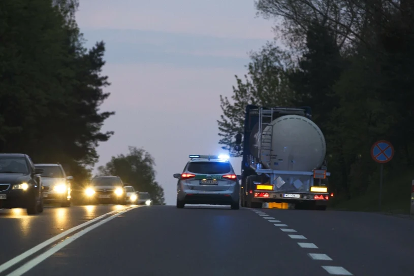 Sprzedawali nielegalne paliwo w Niemczech. Transport szedł przez Polskę