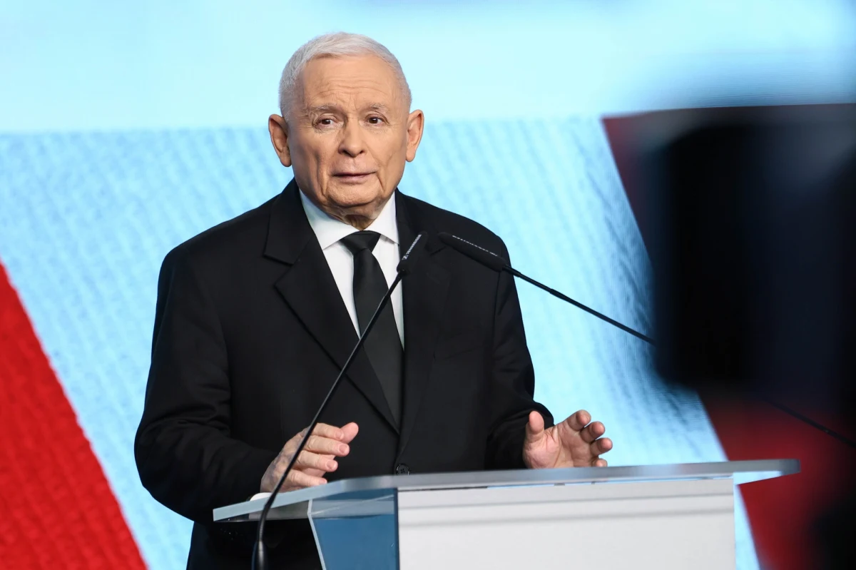 "Ja też zwrócę (ukraiński - przyp. RMF FM) order, bo mam dość wysokiej rangi. Order Księcia Jarosława Mądrego, czyli najwyższy tylko nie I klasy, bo nie jestem prezydentem. Mam klasę II" - mówił Jarosław Kaczyński podczas konferencji prasowej. "To będzie wyraz mojego stosunku może nie tyle do Ukraińców, co elit ukraińskich" - zaznaczył.