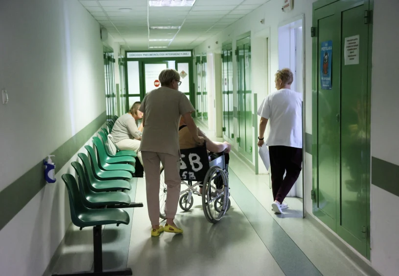 "Ponad 70 godzin pracy". Alarmujący raport NIK, ujawniono dane ze szpitali