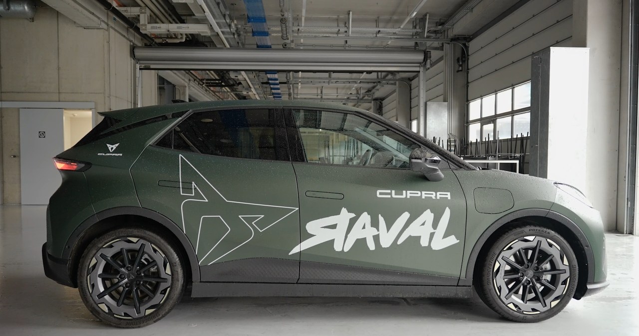 Cupra Raval, czyli miejski elektryk, na torze. Przypomniała mi film Barei