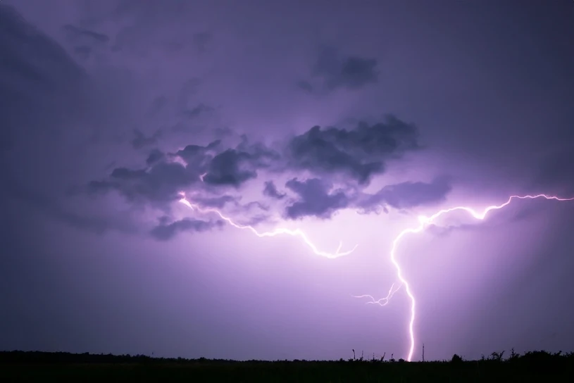 Jak nie podtopienia to "downburst". To będzie bardzo nieprzyjemny dzień