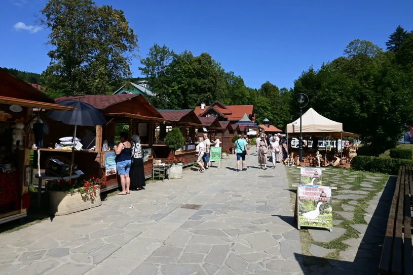 Krynica-Zdrój: spokojniejsza i wygodniejsza alternatywa dla Zakopanego dla seniorów