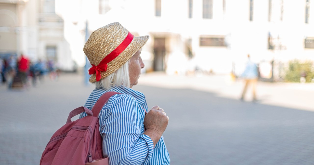 Nie daj się nabrać na "wakacje marzeń". Tak oszuści uderzają w seniorów