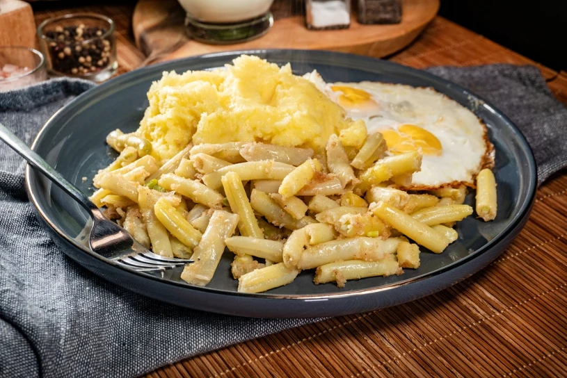 Green beans with eggs and new potatoes — a lighter take on a Polish summer classic