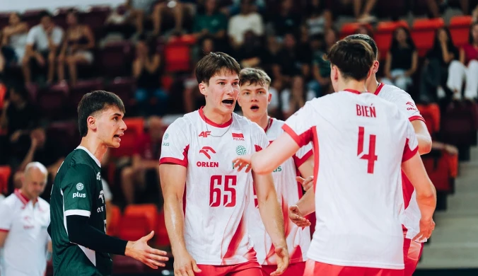 Polscy siatkarze zaczęli marsz po tytuł. Thriller na start turnieju