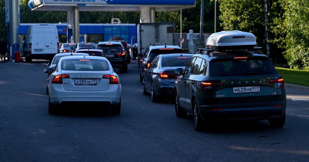 Rosja ma poważny kryzys paliwowy. Policja pilnuje stacji benzynowych